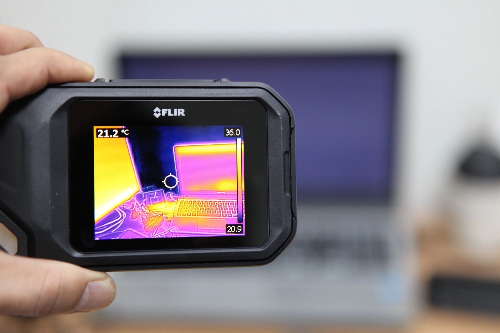 Flir termovizorius