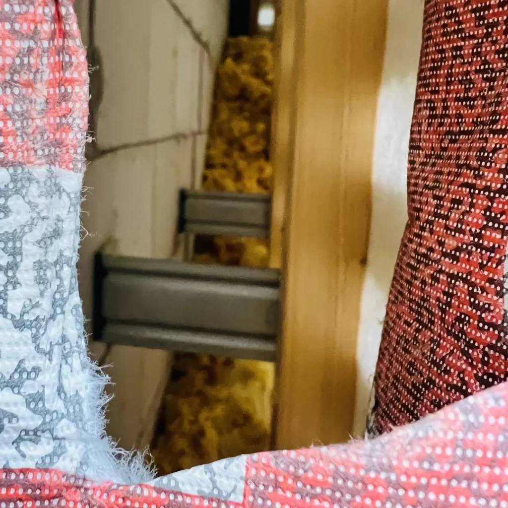 Oro tarpo tarp sienos ir gipso plokštės šiltinimas